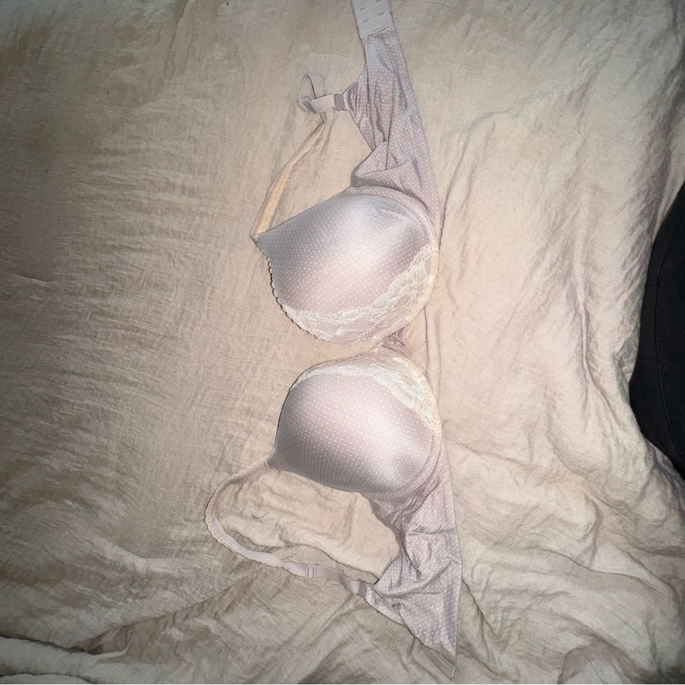 Victoria's Secret Lace Accent Bra in Cream